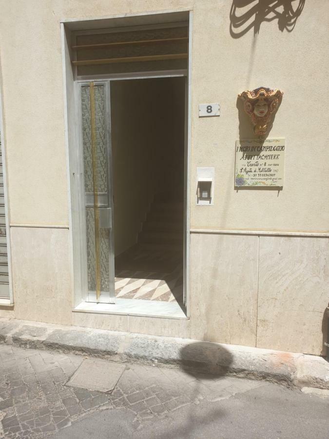 I Mori In Campidoglio Affitta Camere SantʼAgata di Militello Exterior foto